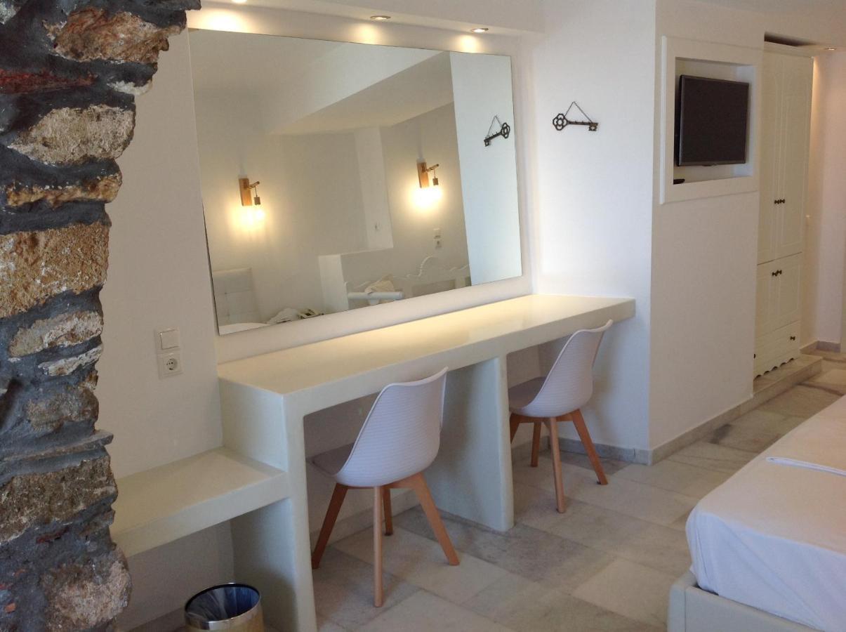 Hotel Anixis Naxos City Екстериор снимка