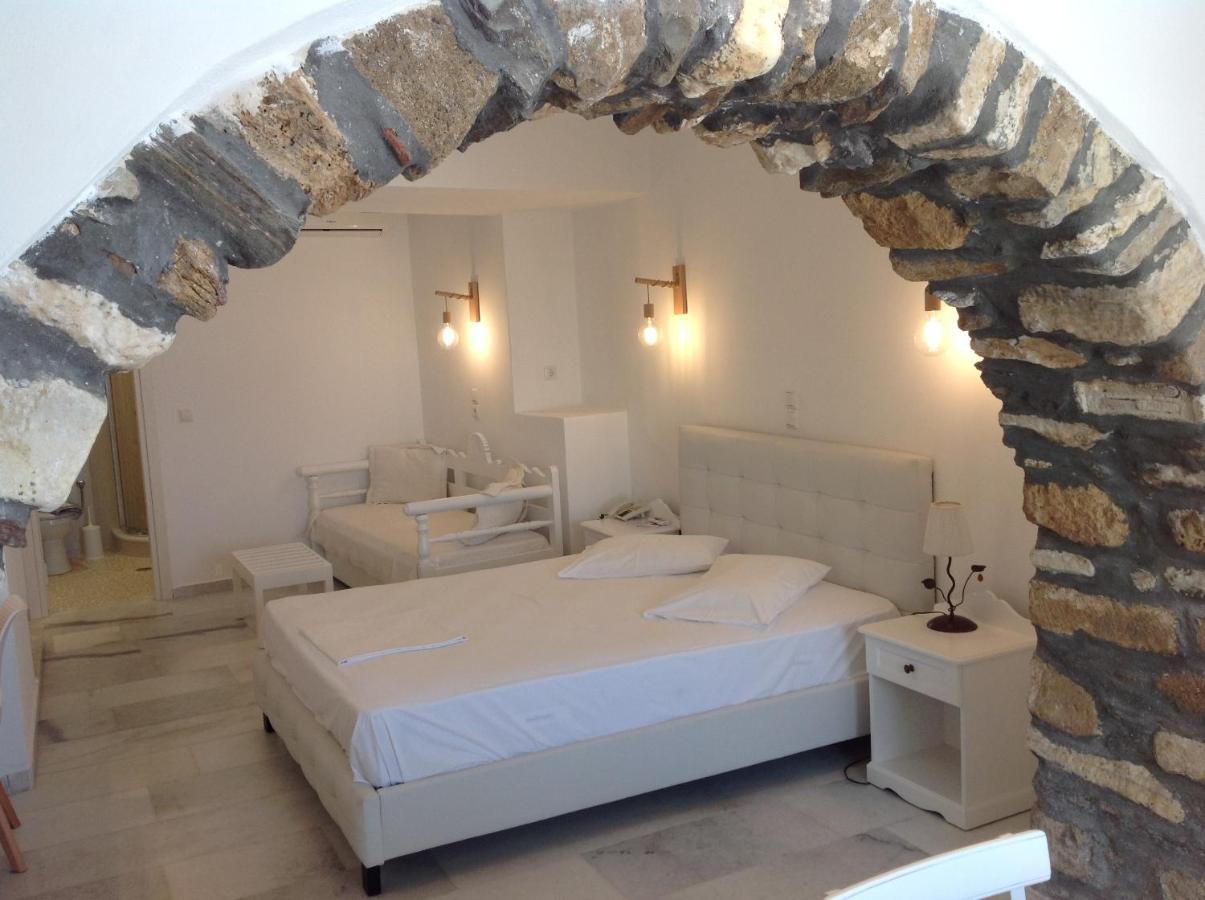 Hotel Anixis Naxos City Екстериор снимка