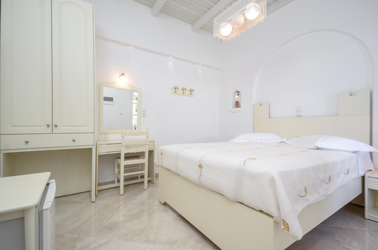 Hotel Anixis Naxos City Екстериор снимка