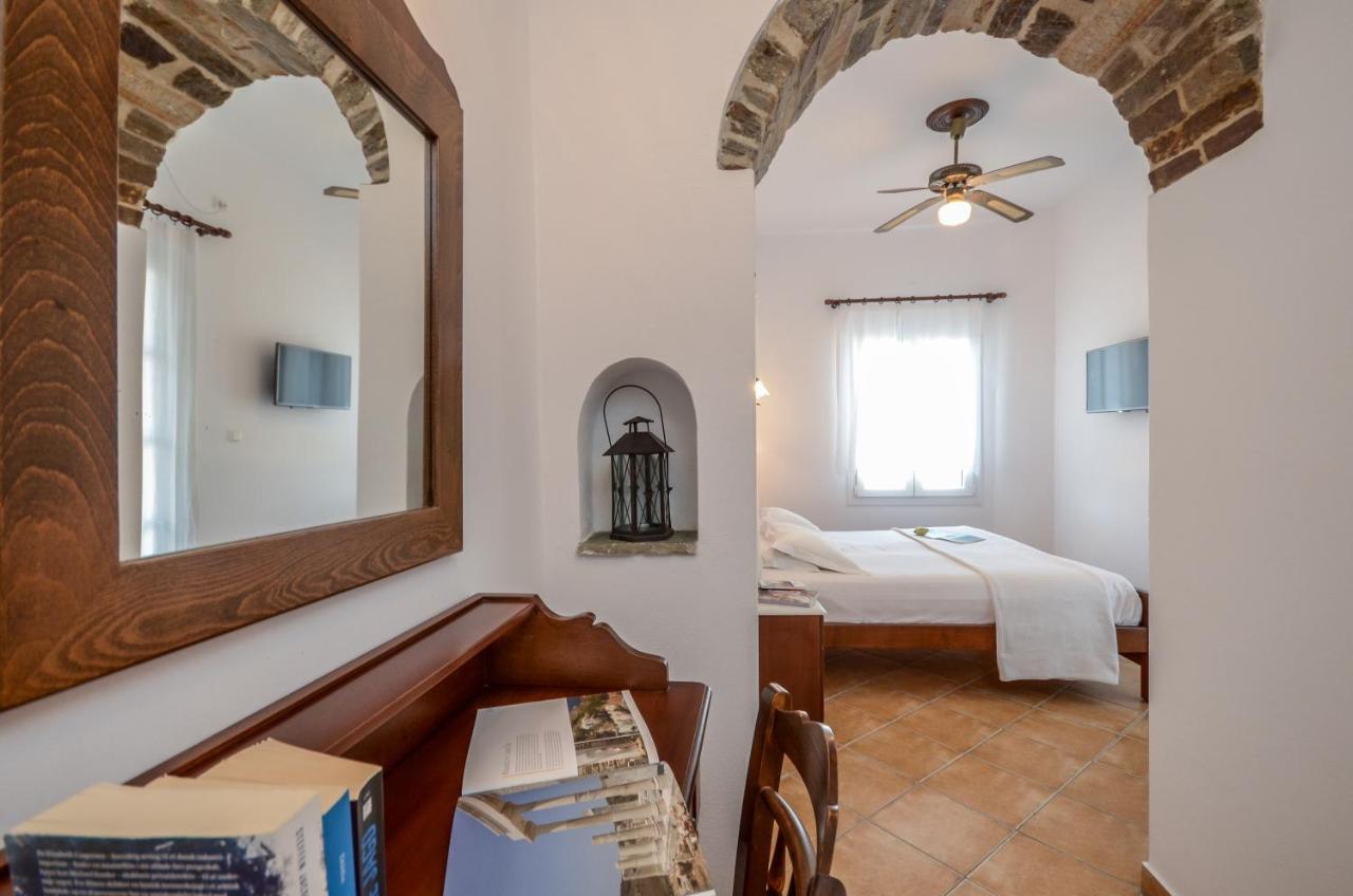 Hotel Anixis Naxos City Екстериор снимка